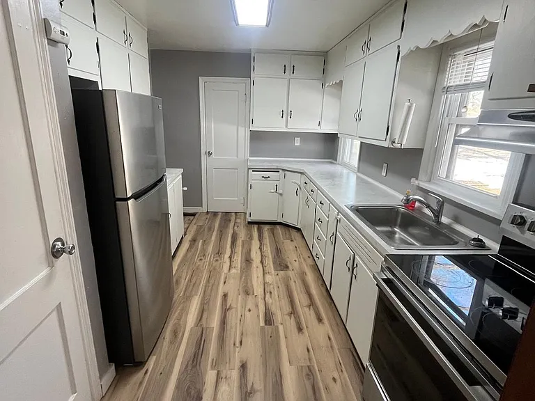 2924 S Franklin Street Rd — Photo 2