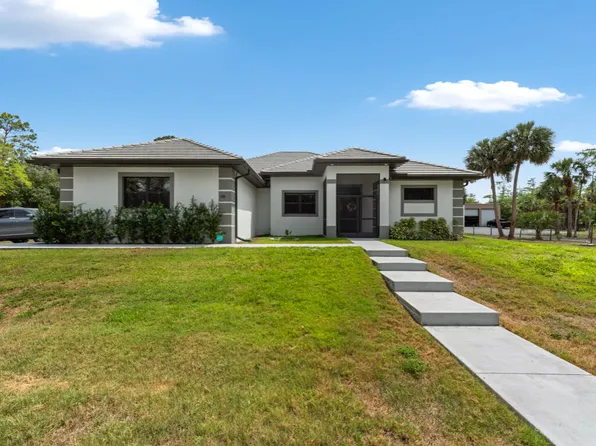 2538 4th Ave NE, Naples, FL 34120