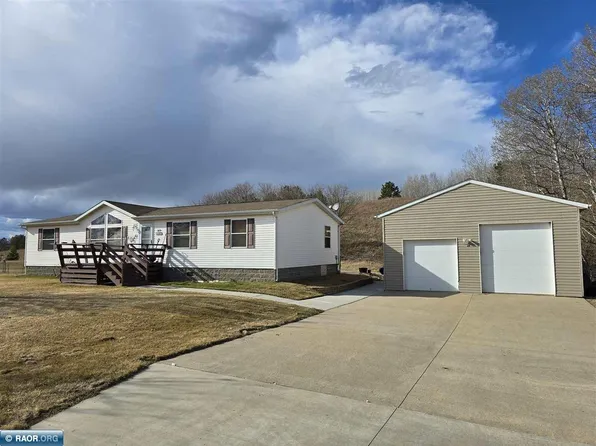 909 Trailview St, Bovey, MN 55709