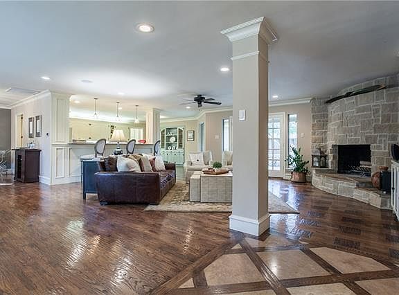 4th image of 10126 Crestover Dr