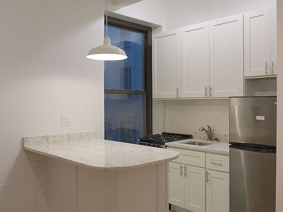 2nd image of 410 W End Ave APT 3E