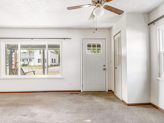 5th image of 722 Dowling St