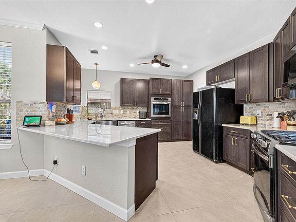 3rd image of 2814 Carmel Woods Dr