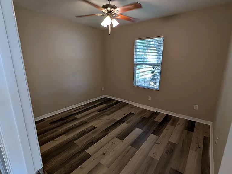 601 W Warren Ave #1/2 — Photo 10