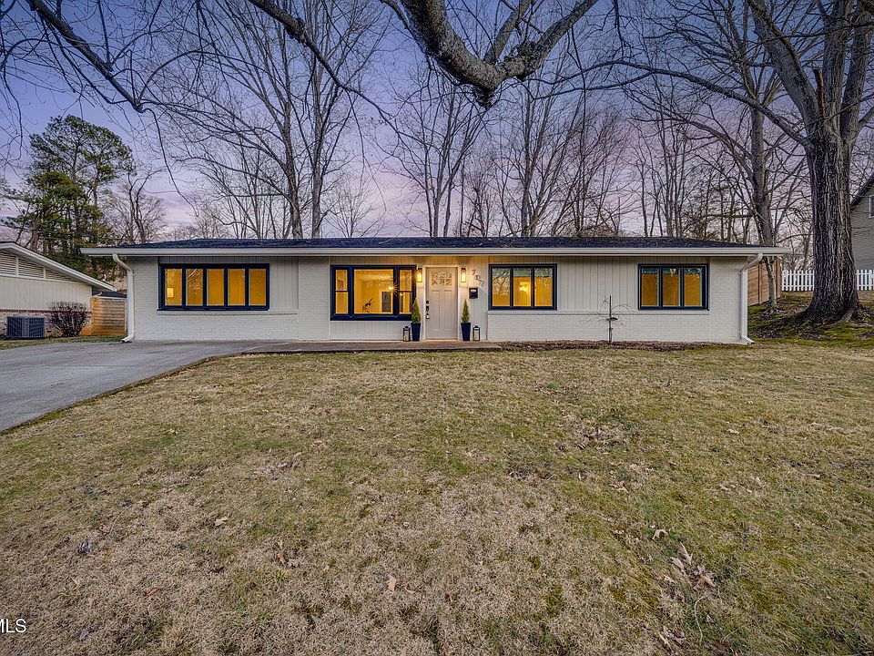 1st image of 707 Woodhaven Dr