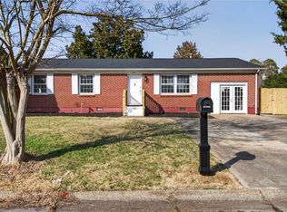 1214 Jamal Ln W, Portsmouth, VA 23701