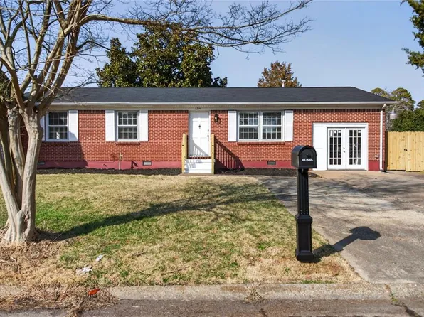 1214 Jamal Ln W, Portsmouth, VA 23701