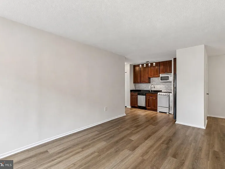 2101 Chestnut St #1503 — Photo 5