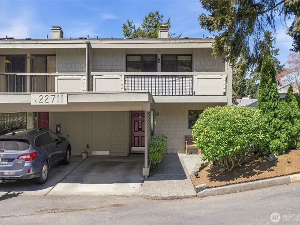 22711 Lakeview Drive #C6, Mountlake Terrace, WA 98043