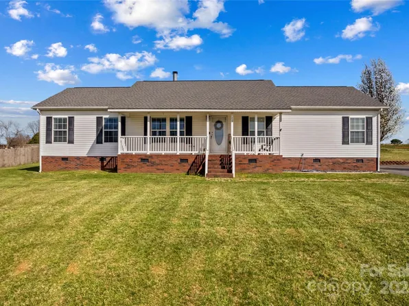 137 Grain Dr, Stony Point, NC 28678