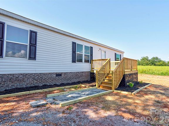 3rd image of 453 Thompson Rd