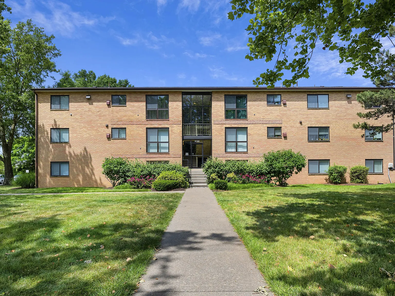 Rose Hill Apartments — Photo 4