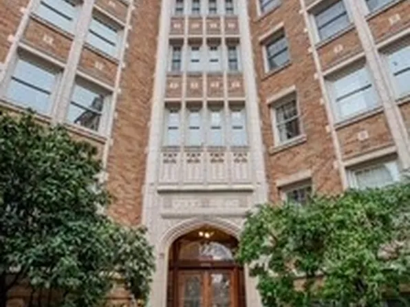 5810 NE Cowen Place #305, Seattle, WA 98105