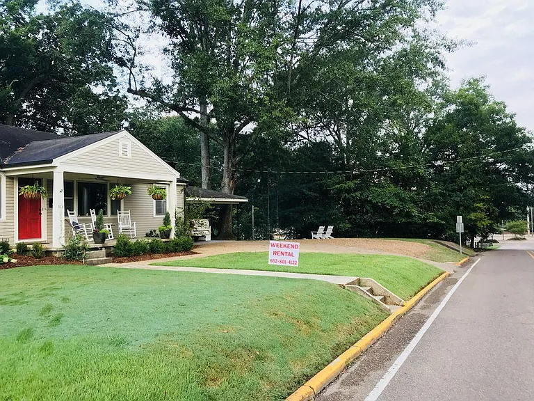 328 Van Buren Ave — Photo 3