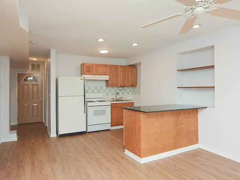 2347 W 24th Pl #FG — Photo 10