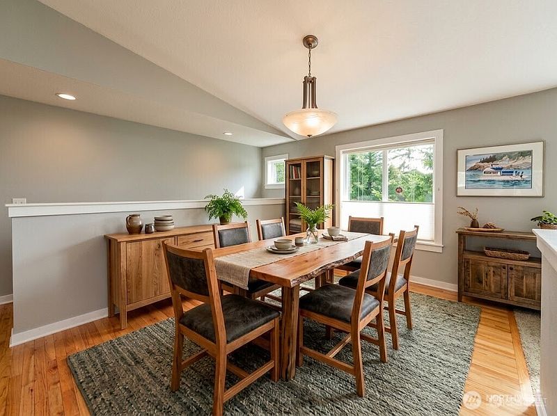5th image of 446 Modoc Place