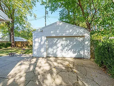 2221 Biscayne Dr — Photo 3
