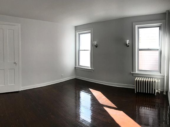 Large 2nd floor bedroom