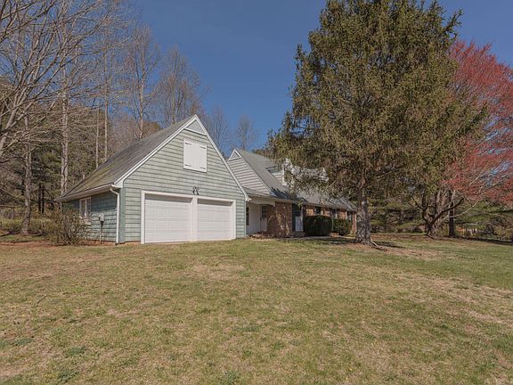 4th image of 138 Windsor Ln