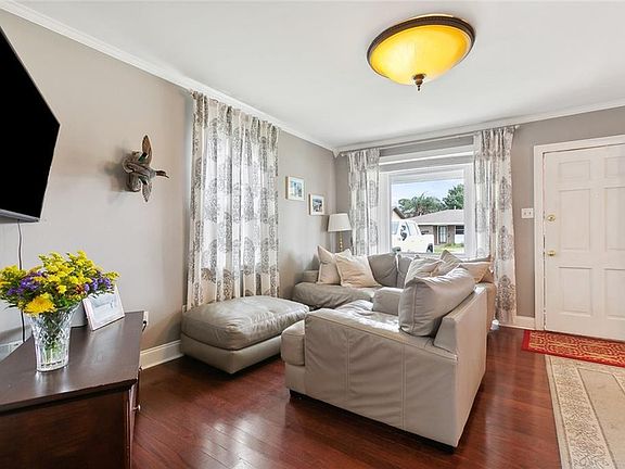 4th image of 2400 Metairie Ct