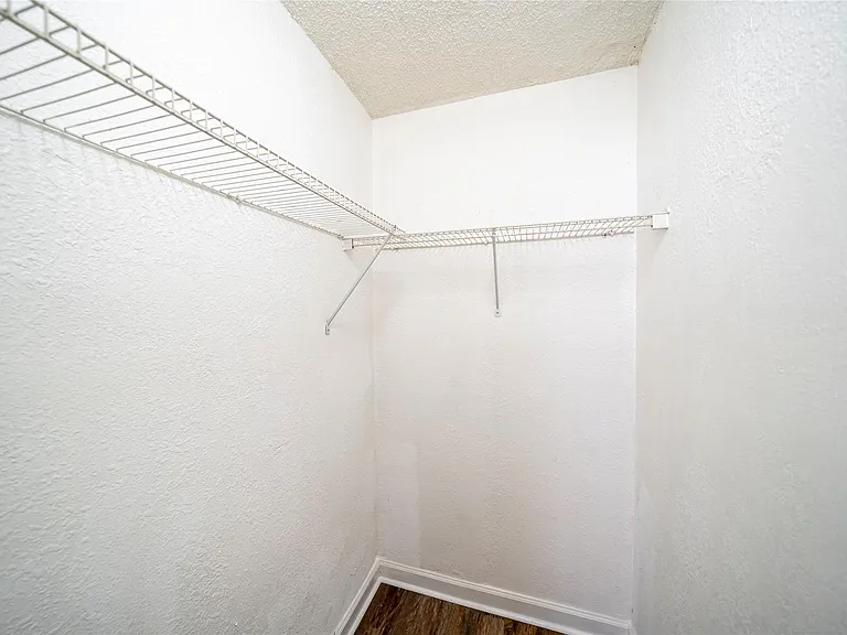 115 NE 4th St #3 — Photo 10