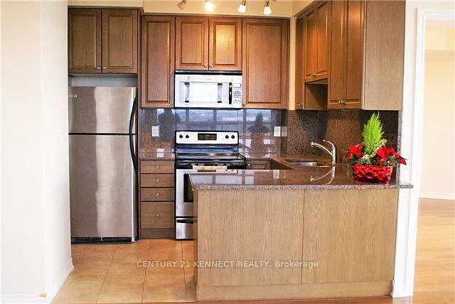 9235 Jane St #911 — Photo 4