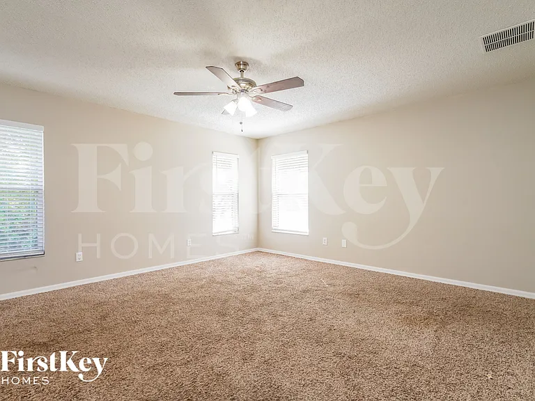 649 Rosaro Ct — Photo 10