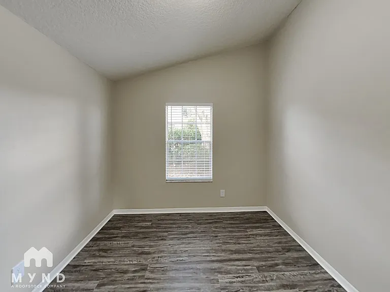 1778 Chatham Cir — Photo 17