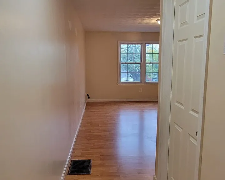 327 Lockwood St #4 — Photo 6