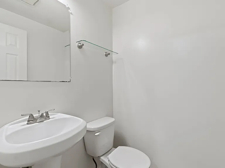 2055 Luehm Ave — Photo 7
