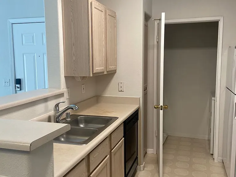 2615 W Gary Ave #2037 — Photo 7