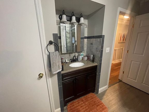 5th image of 543 Highland Ave