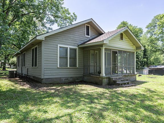 3rd image of 1309 Pecan St