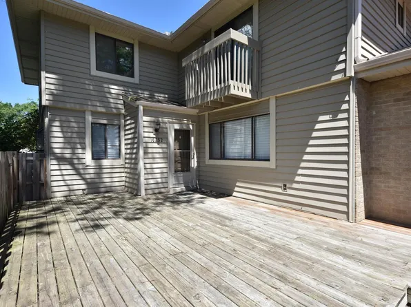 16252 West Coachlight DRIVE, New Berlin, WI 53151