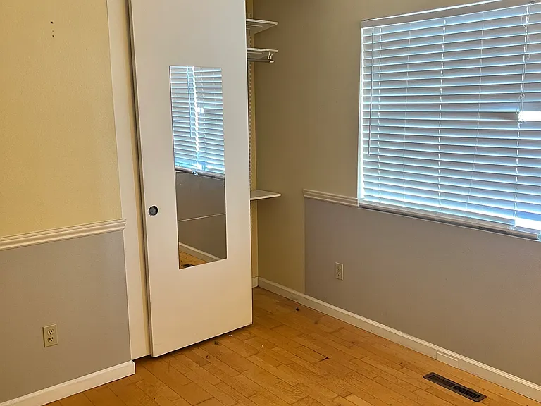 5497 Bloch St — Photo 2