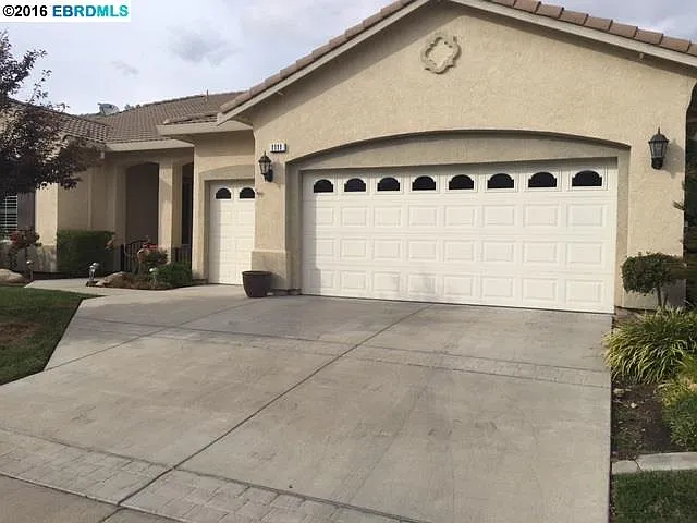 1111 Jonagold Way photo 1
