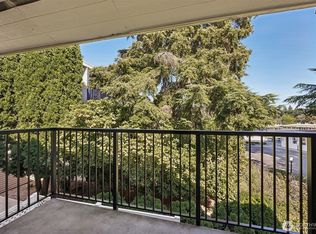 831 126th Pl NE APT B208, Bellevue, WA 98005