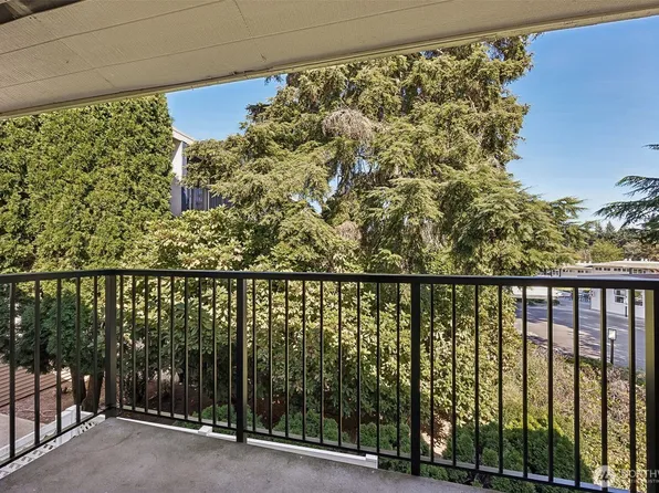 831 126th Place NE #B208, Bellevue, WA 98005