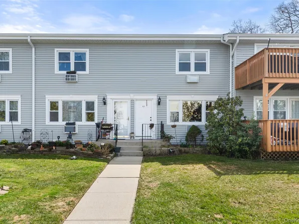 62 Finch Lane #62, Islip, NY 11751