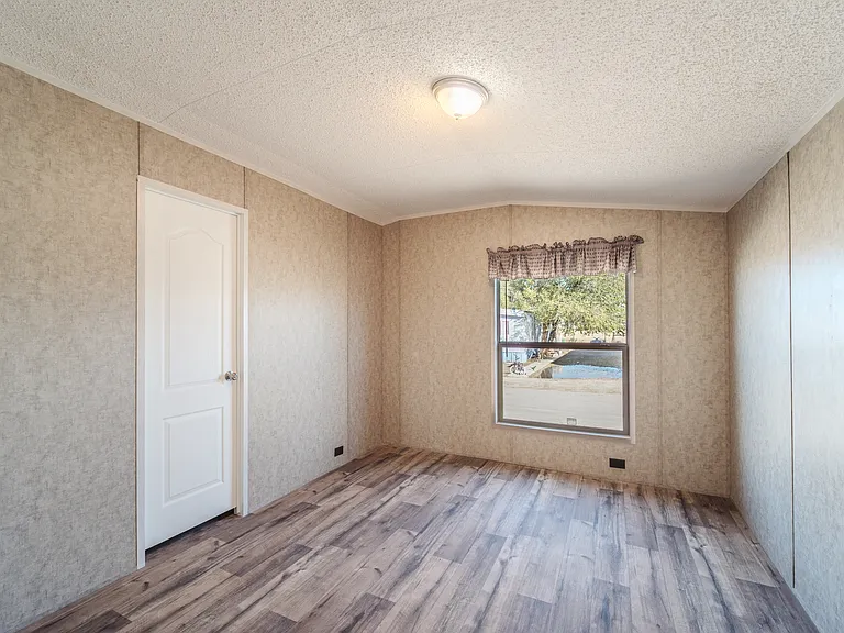 275 N Main St #P2-5 — Photo 15