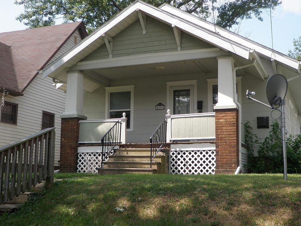 2nd image of 429 24th St N
