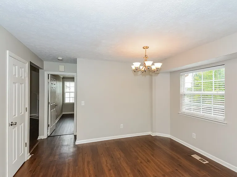 128 Louann Ln — Photo 6
