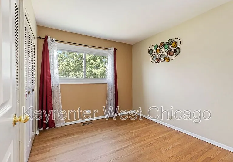 1003 S Finley Rd — Photo 16