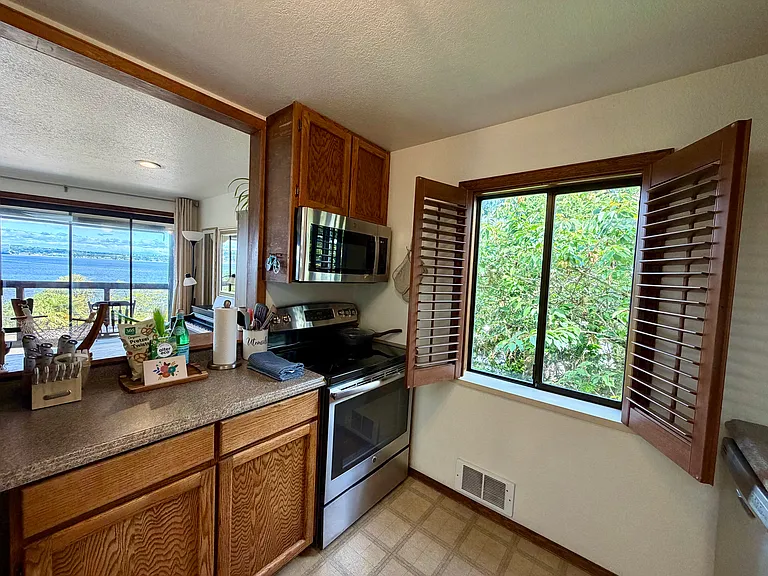 740 N 32nd St #6 — Photo 13
