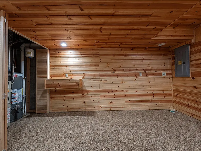 222 Castle Creek Dr — Photo 18