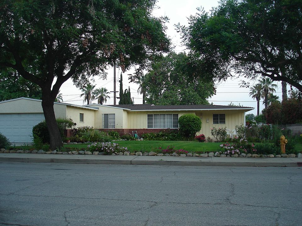 1st image of 160 Brown Dr