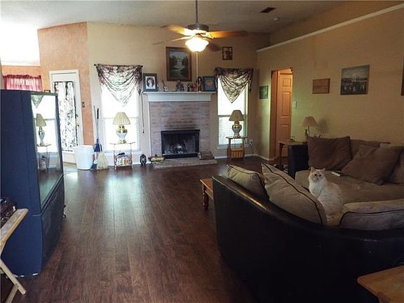 5th image of 1411 Pecan Creek Dr