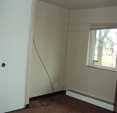 BEDROOM - 10.7x 11