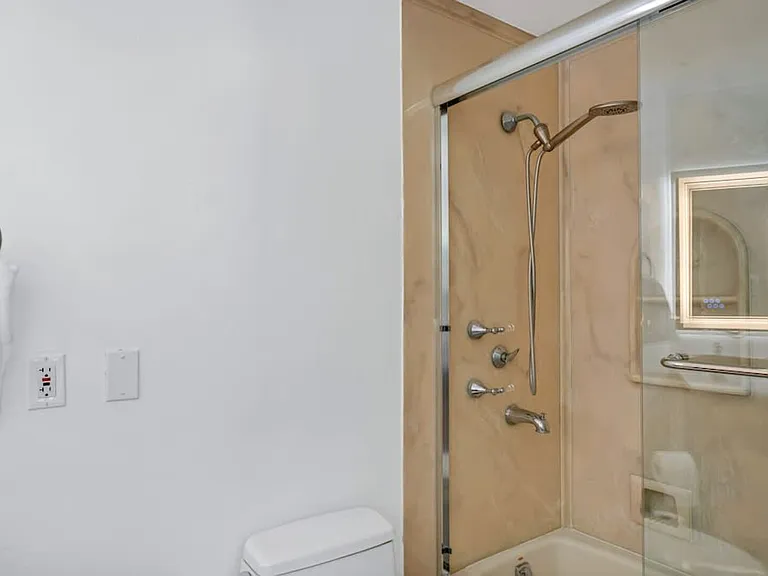 Mountcastle Dr — Photo 55