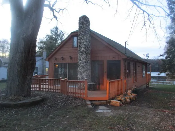 N8911 Swift Lake Rd, East Troy, WI 53120